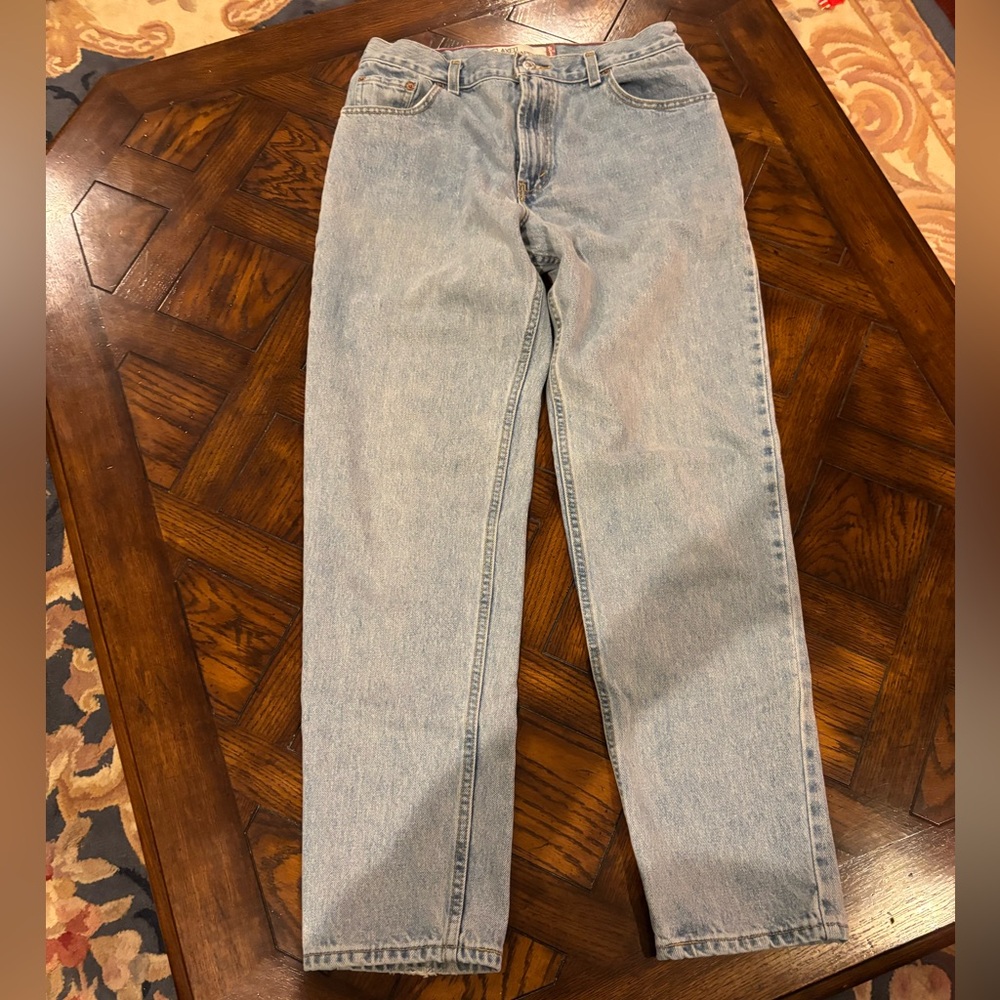 Levi’s women’s 550 12L. Light denim.